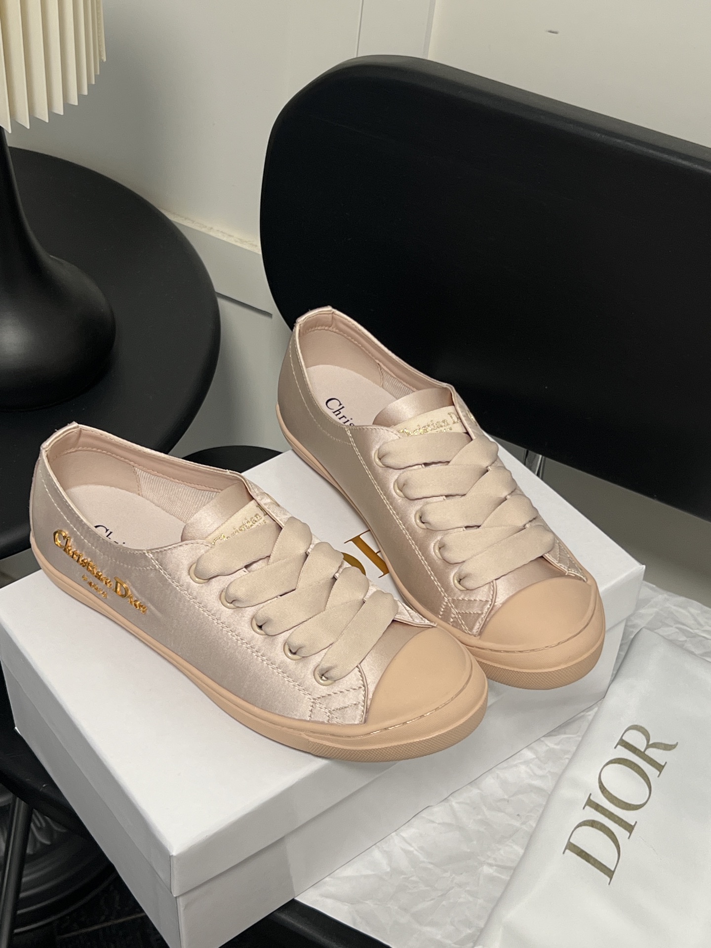 DIOR