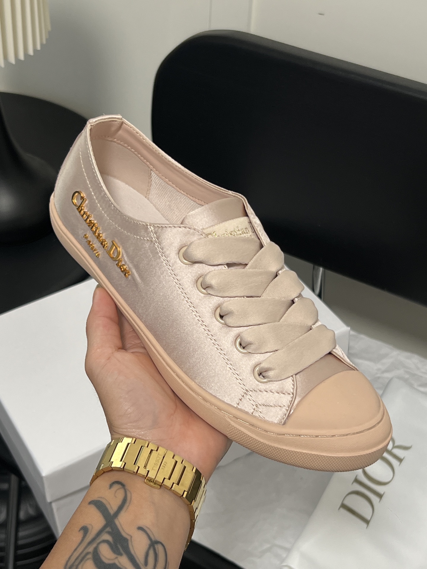 DIOR