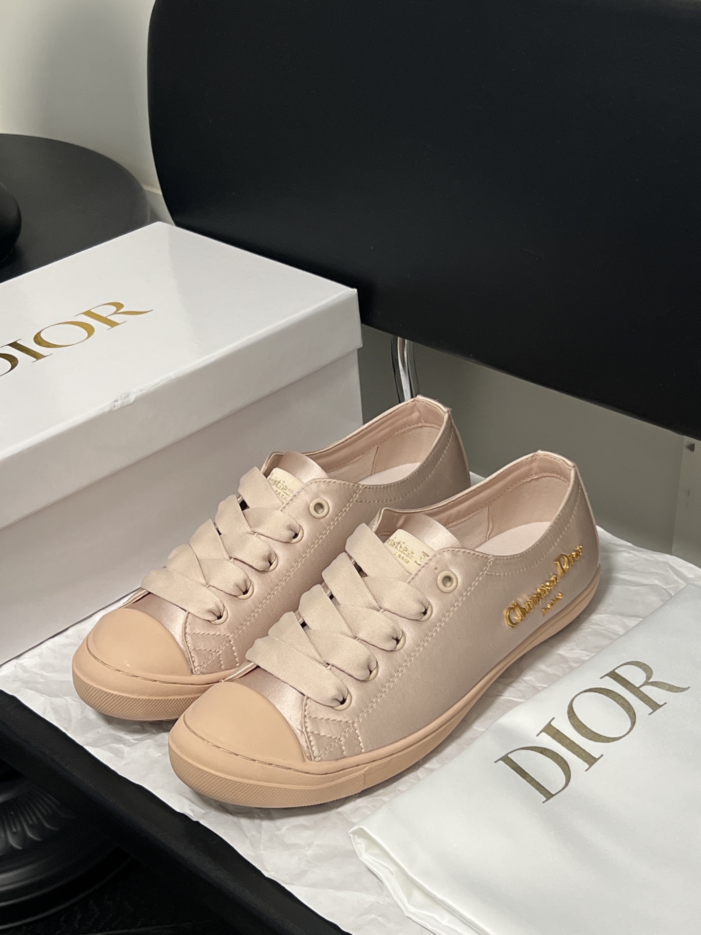 DIOR