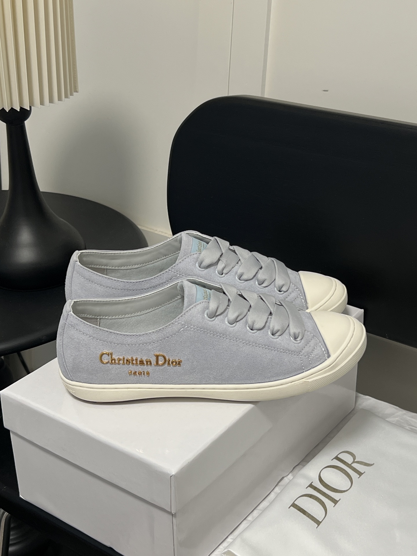 DIOR