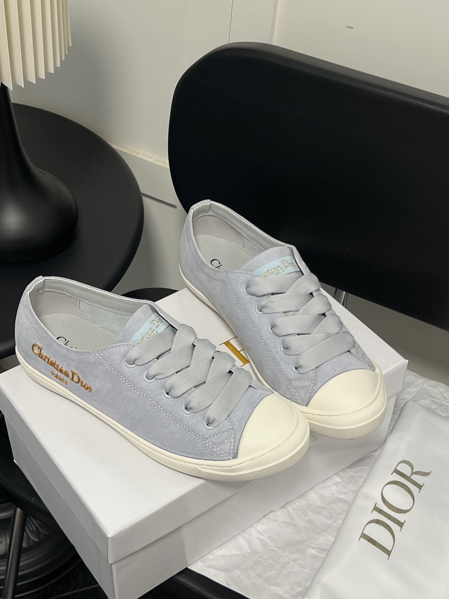DIOR