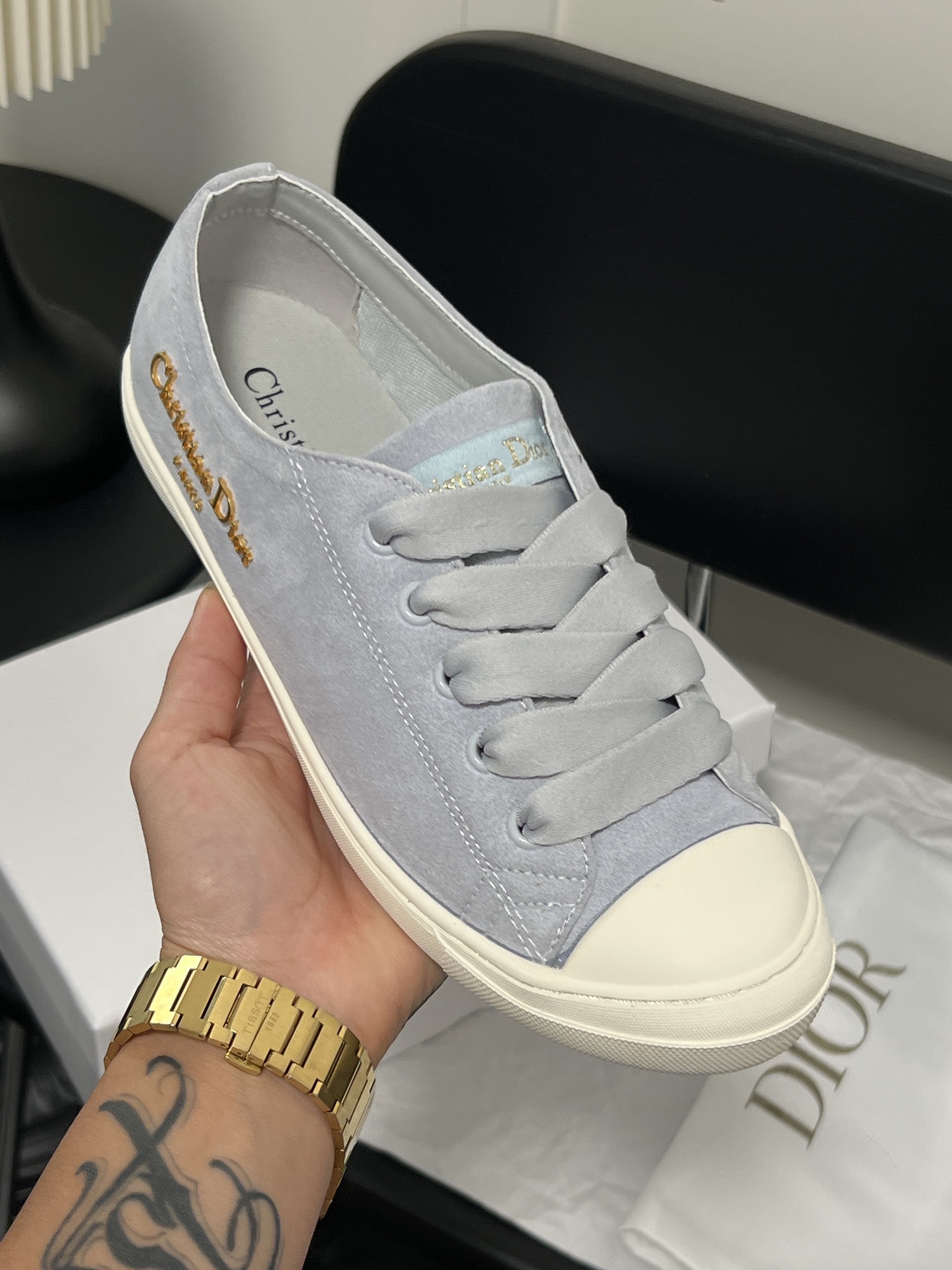 DIOR