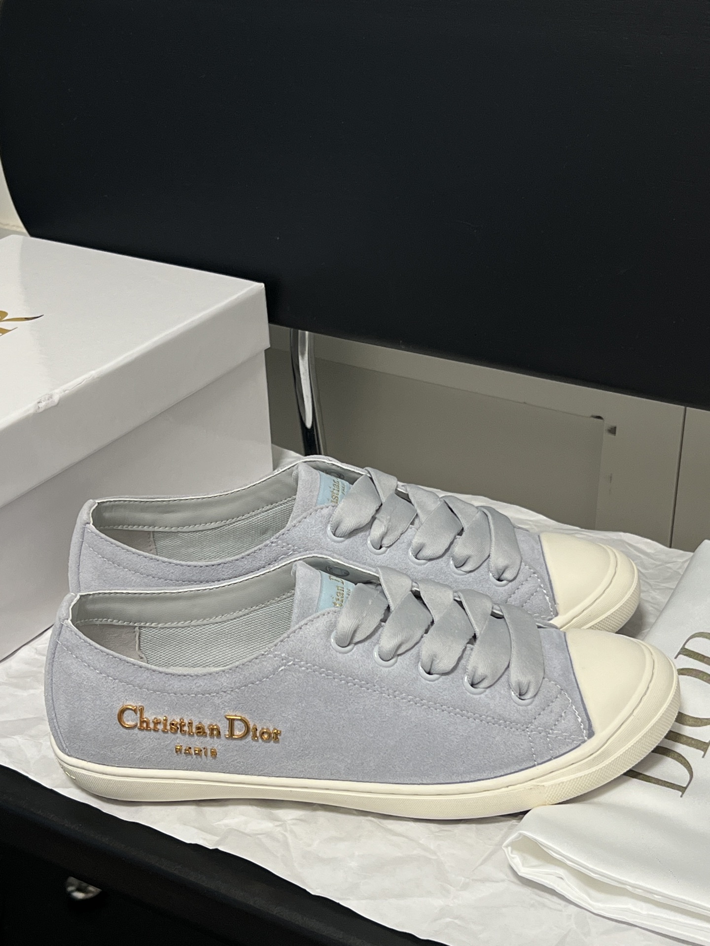 DIOR