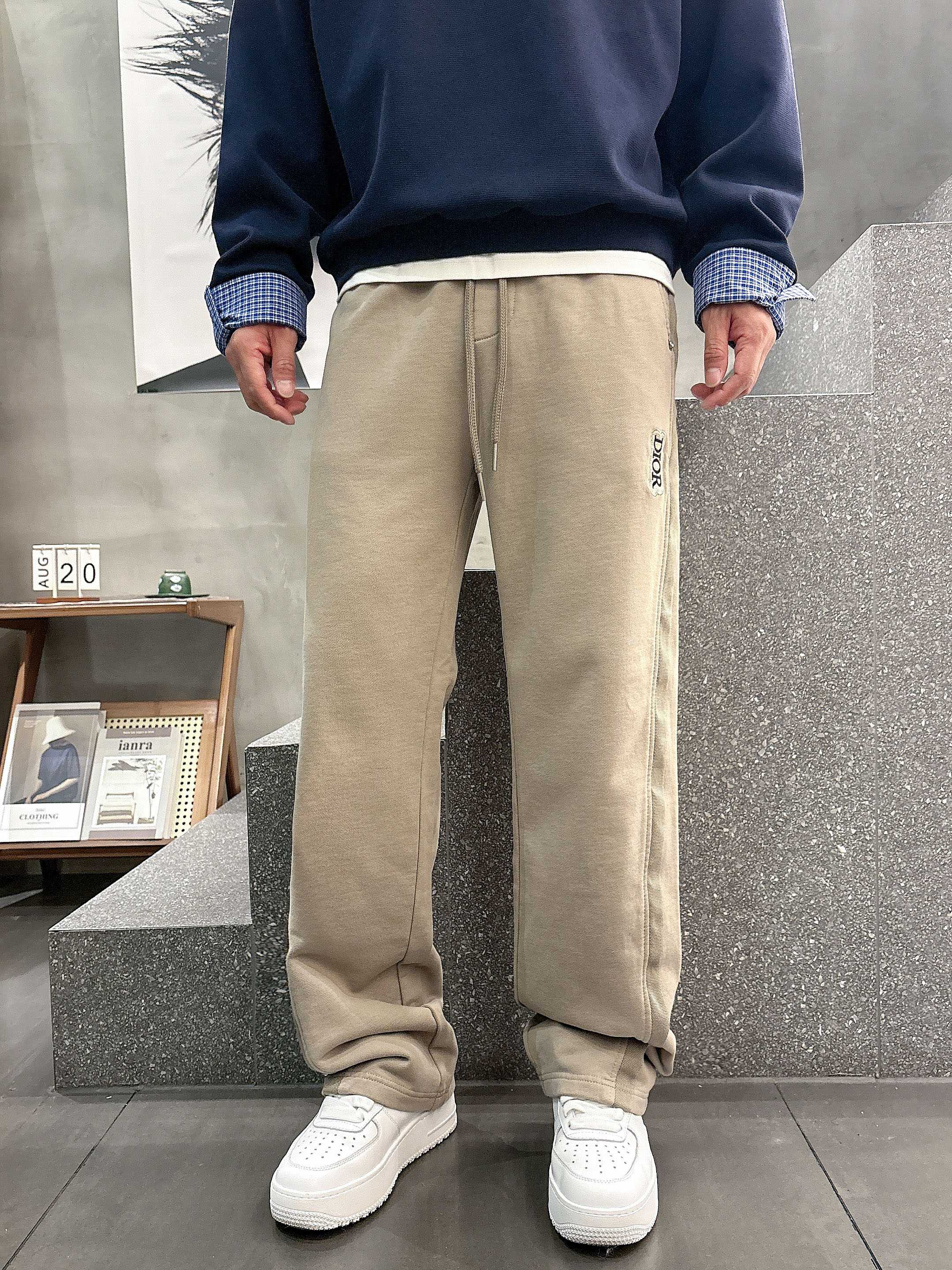 DIOR