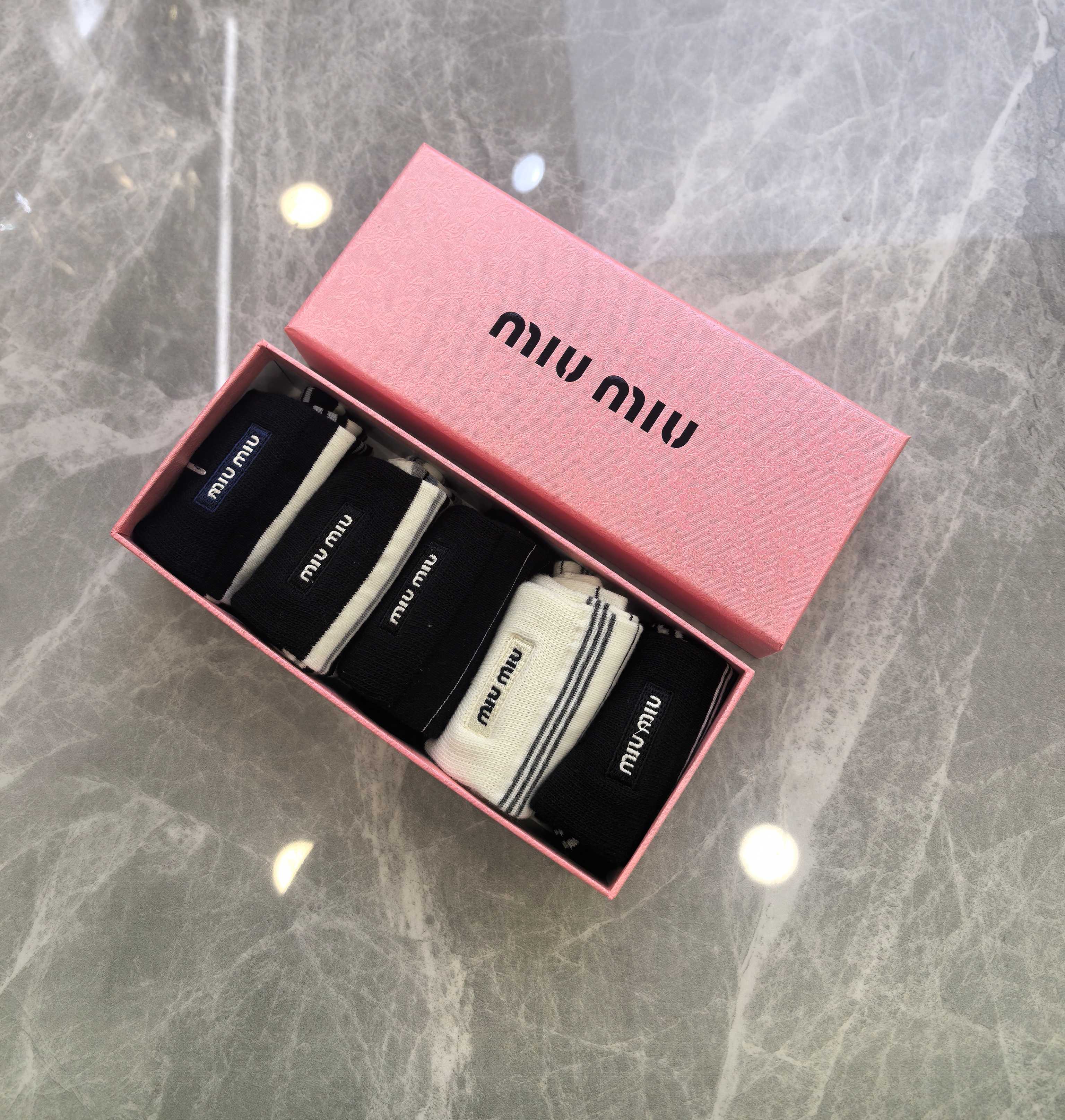 MIUMIU