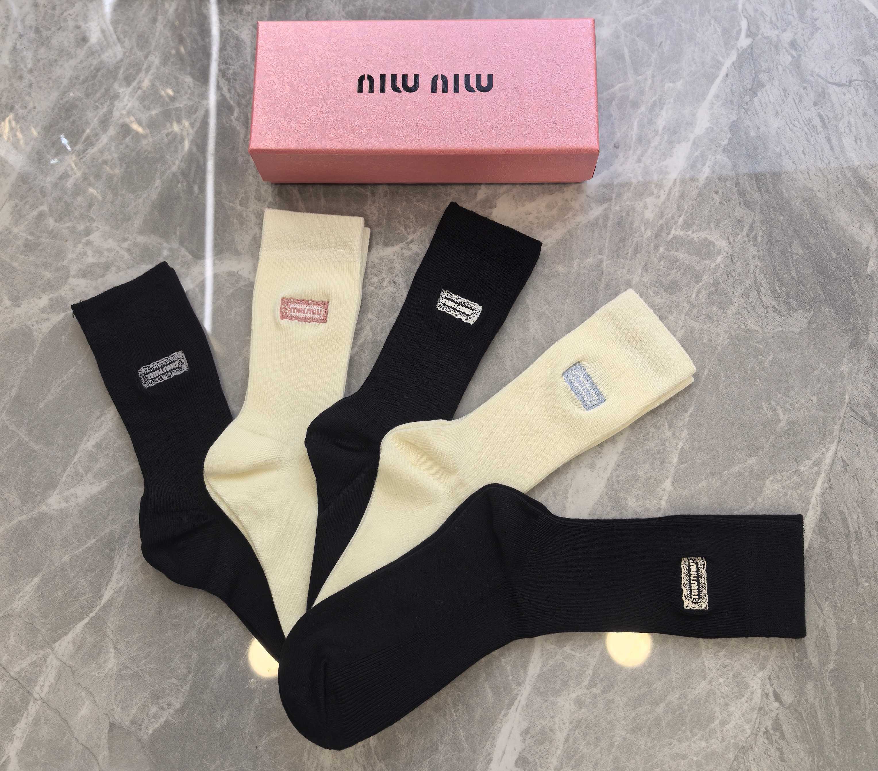 MIUMIU