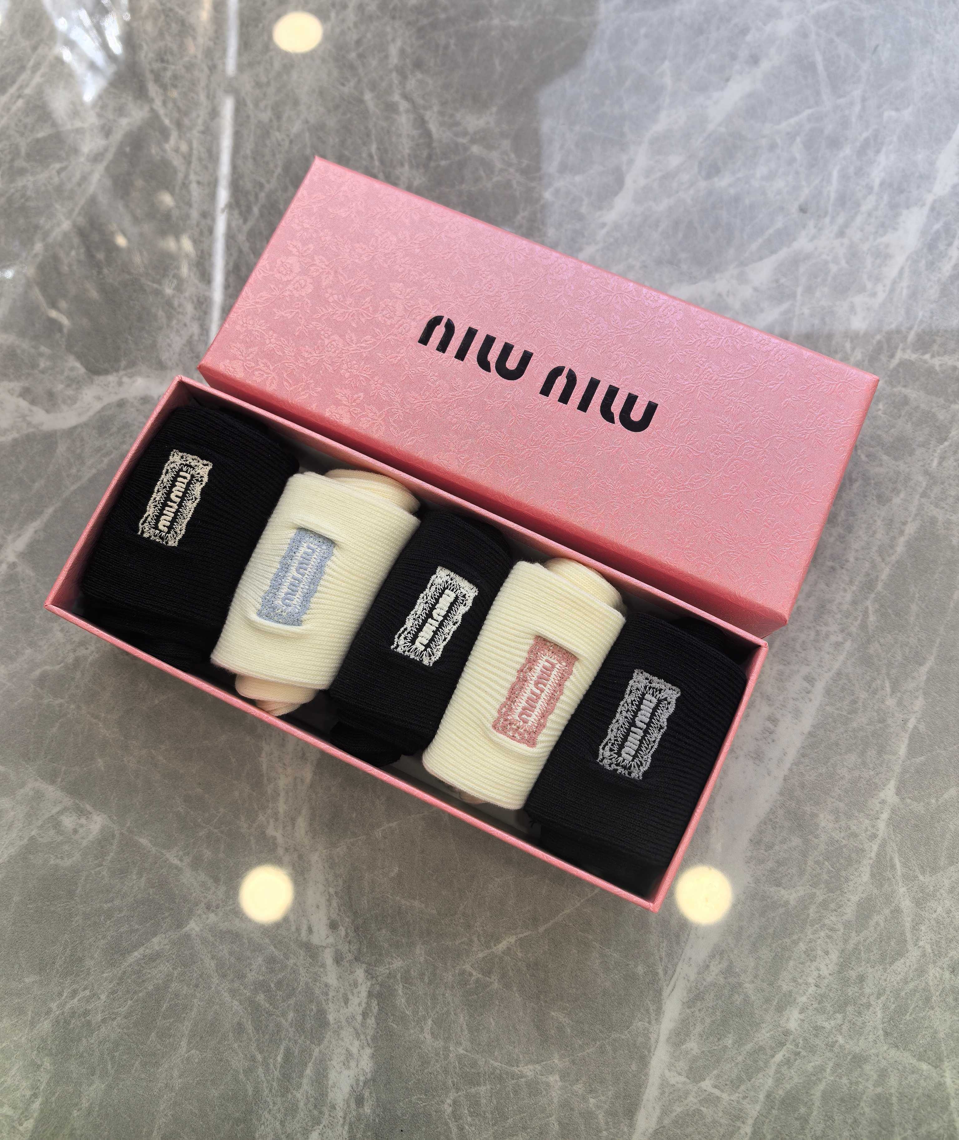 MIUMIU