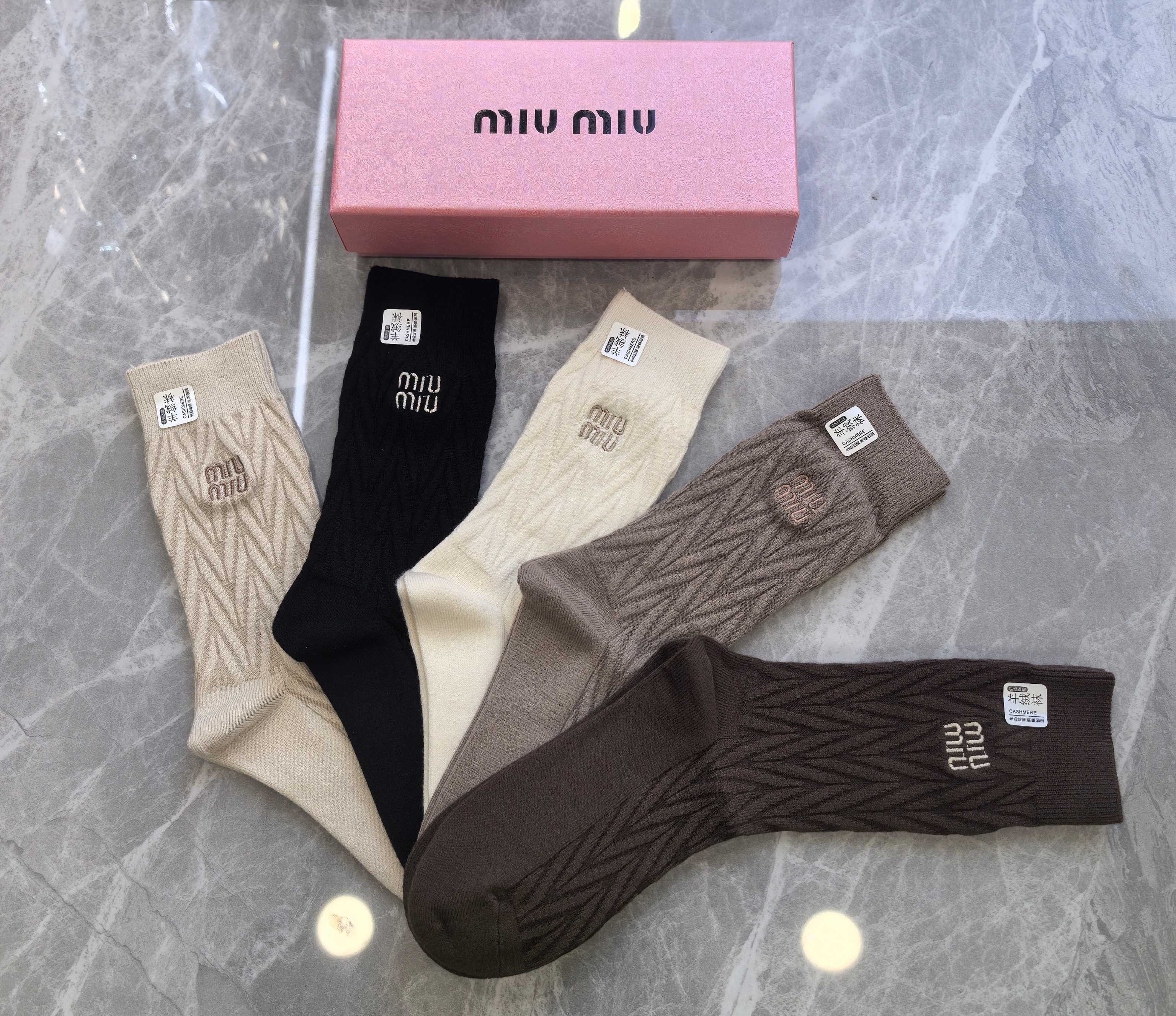 MIUMIU