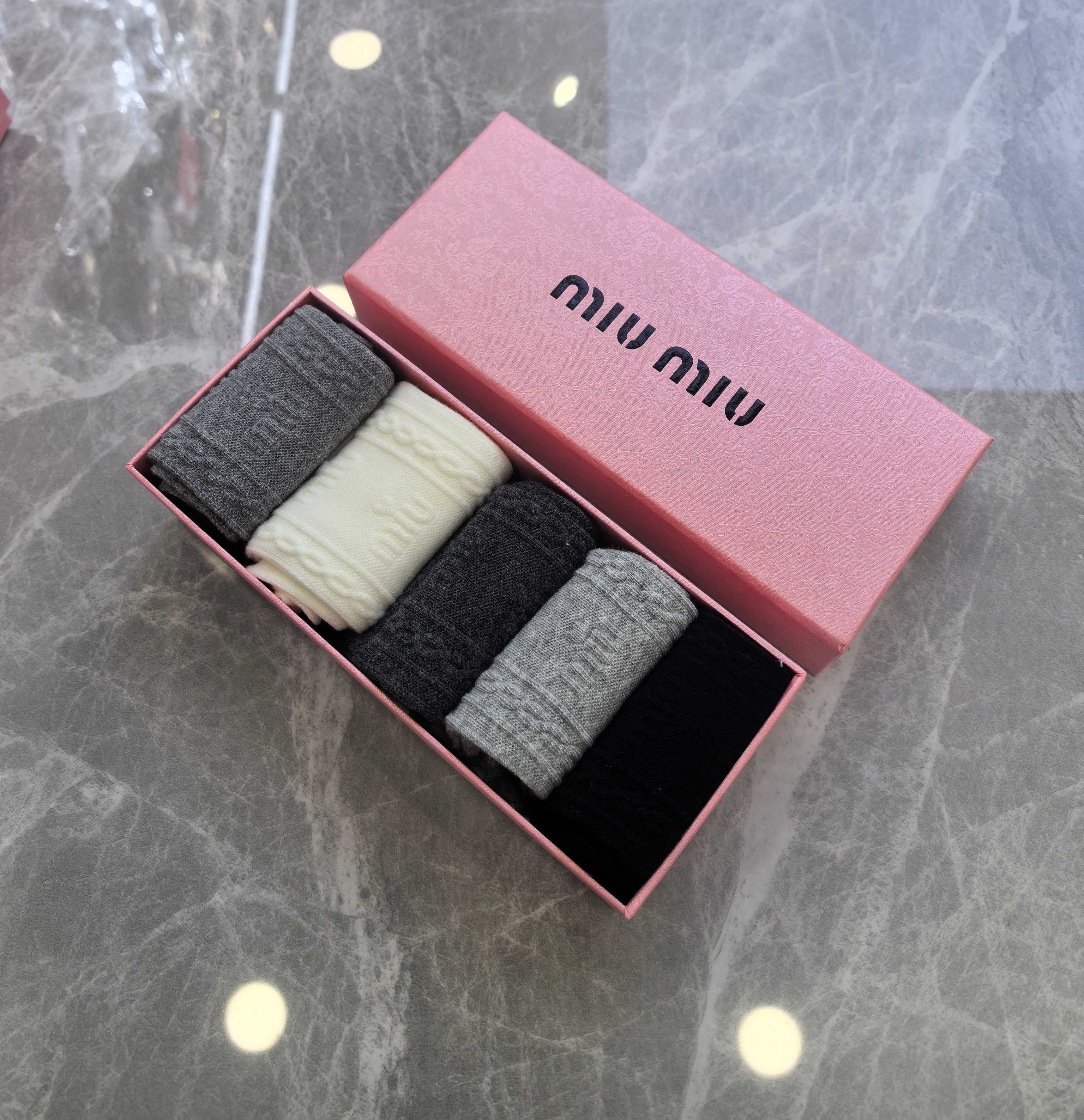 MIUMIU