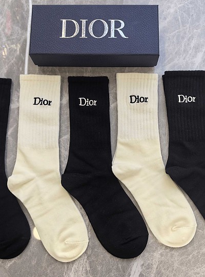 DIOR