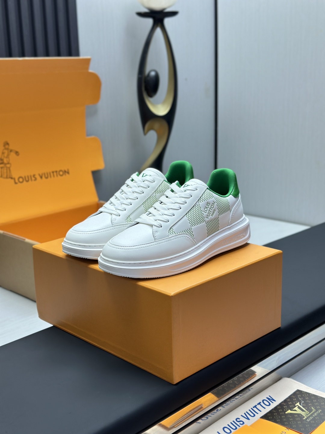 LOUIS VUITTON