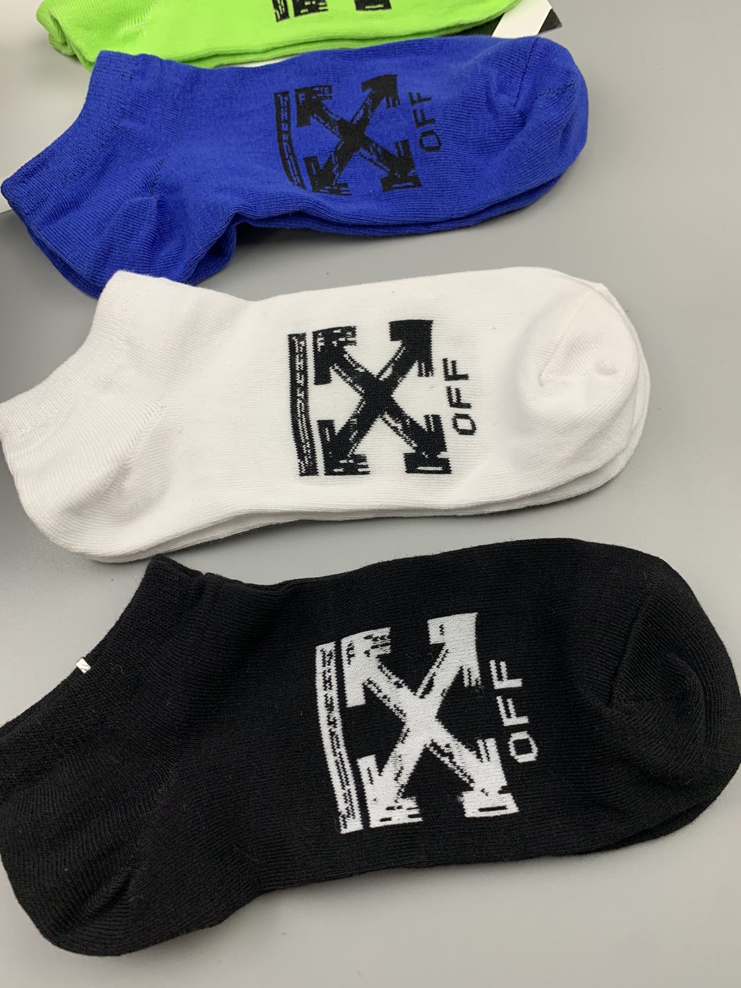 OFF-WHITE