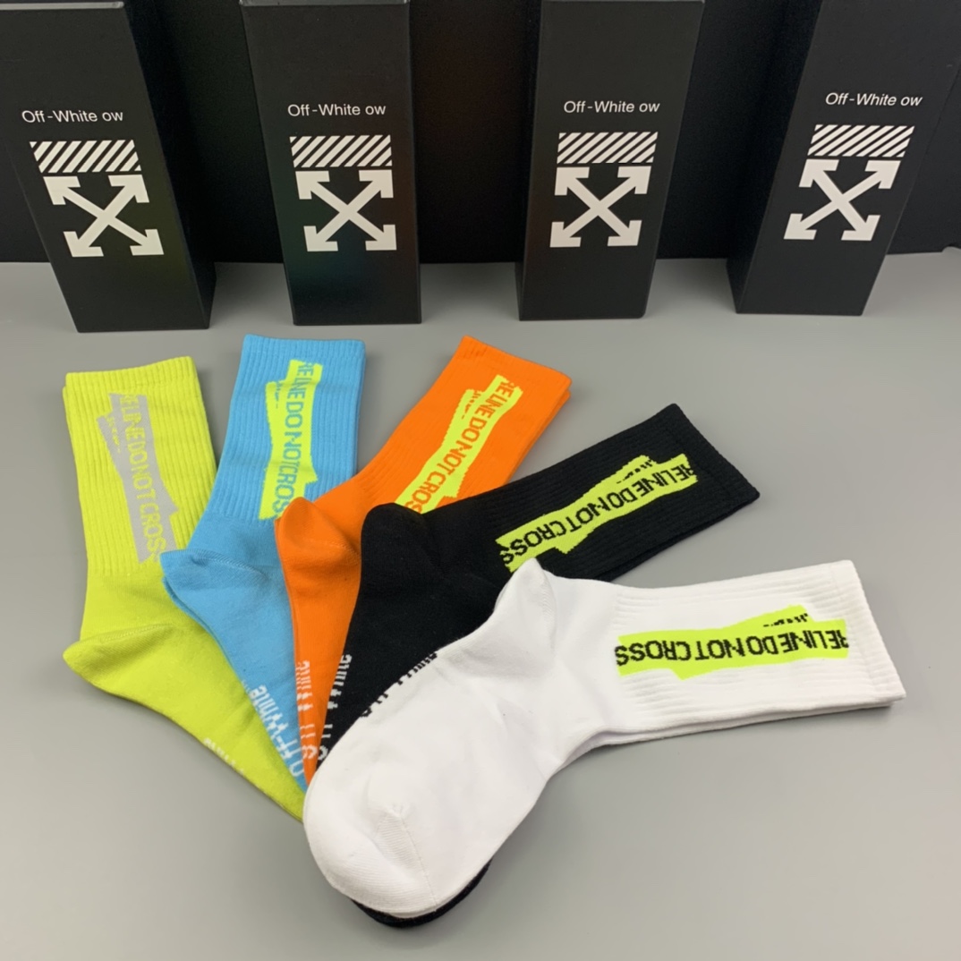 OFF-WHITE