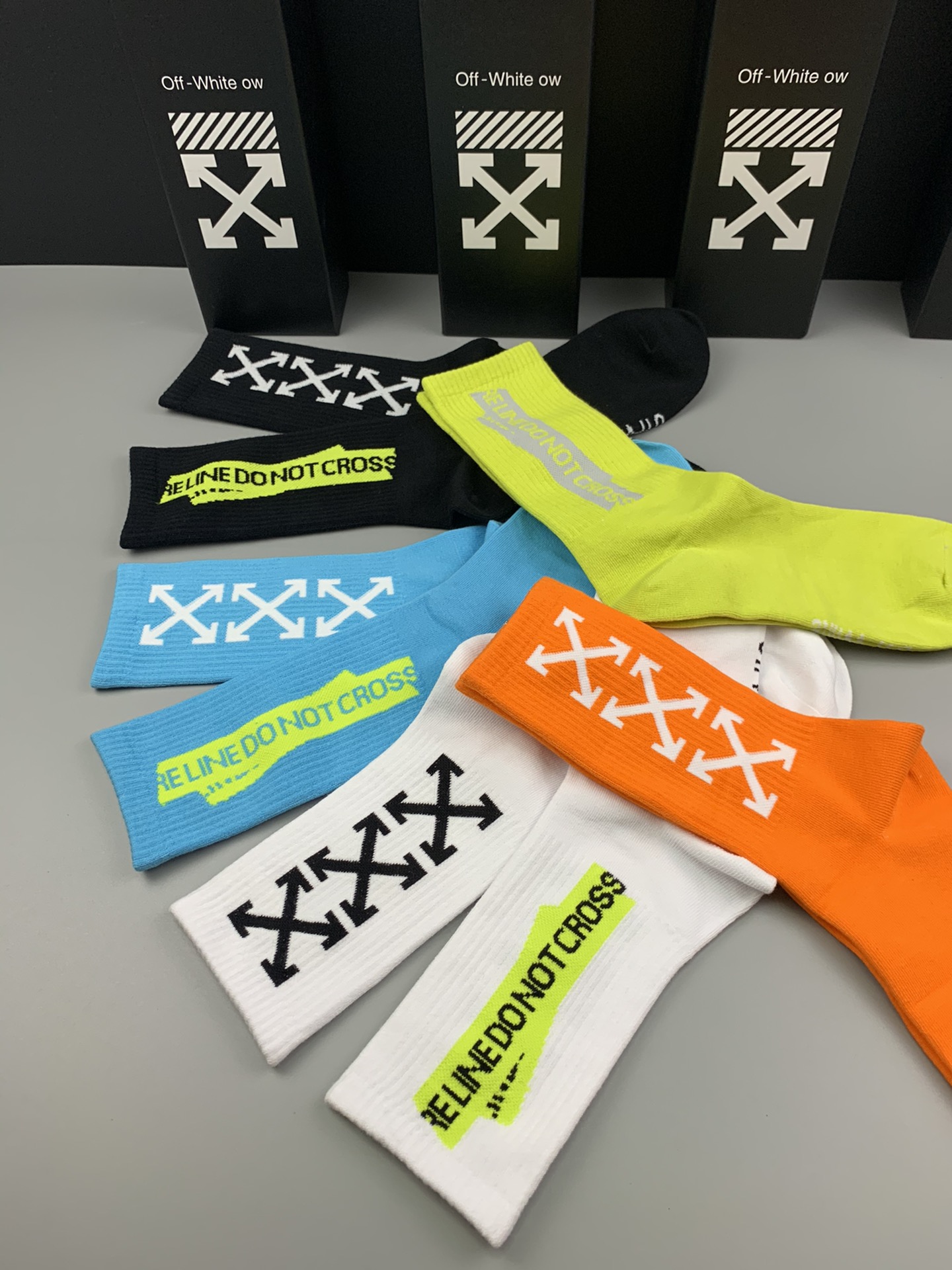 OFF-WHITE