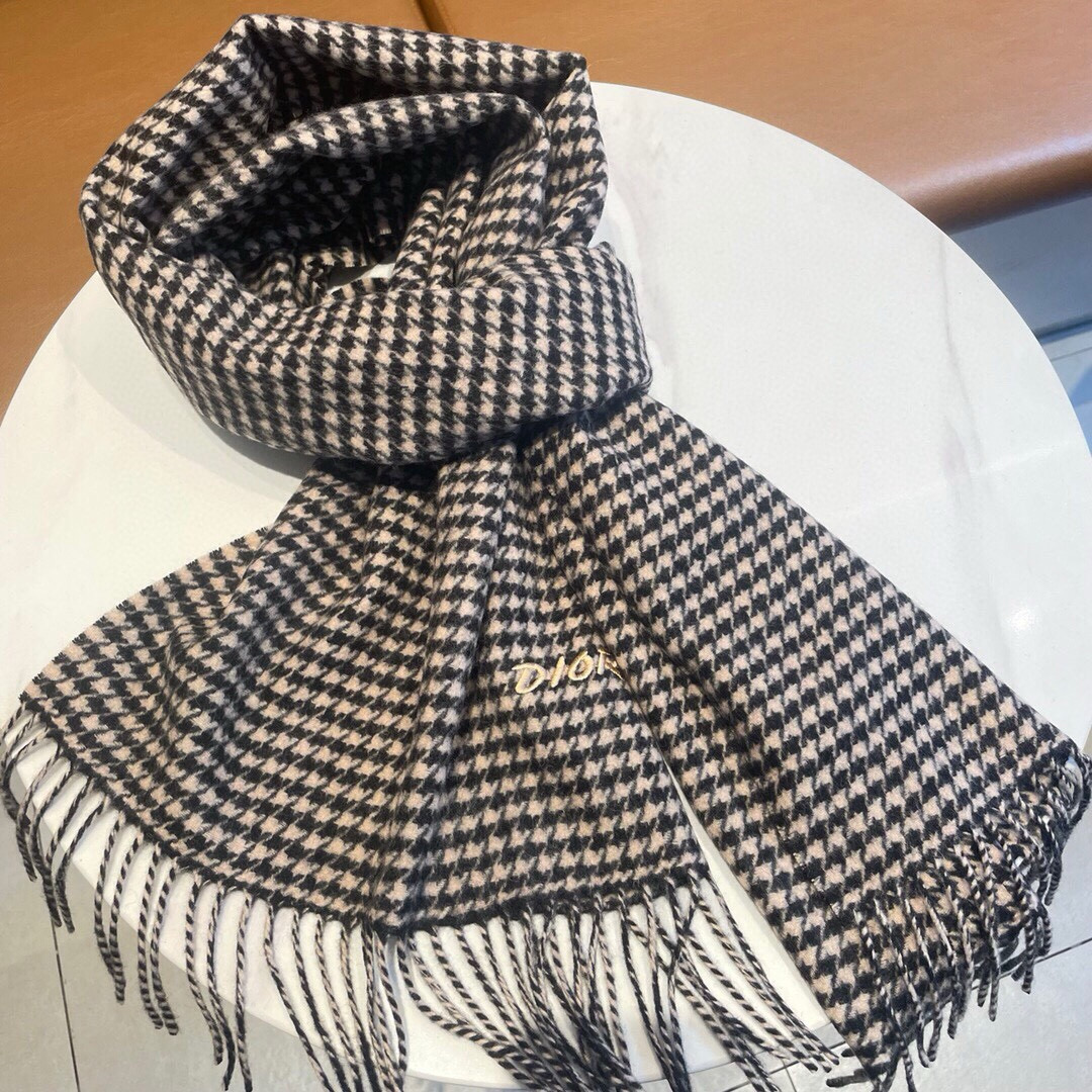 DIOR