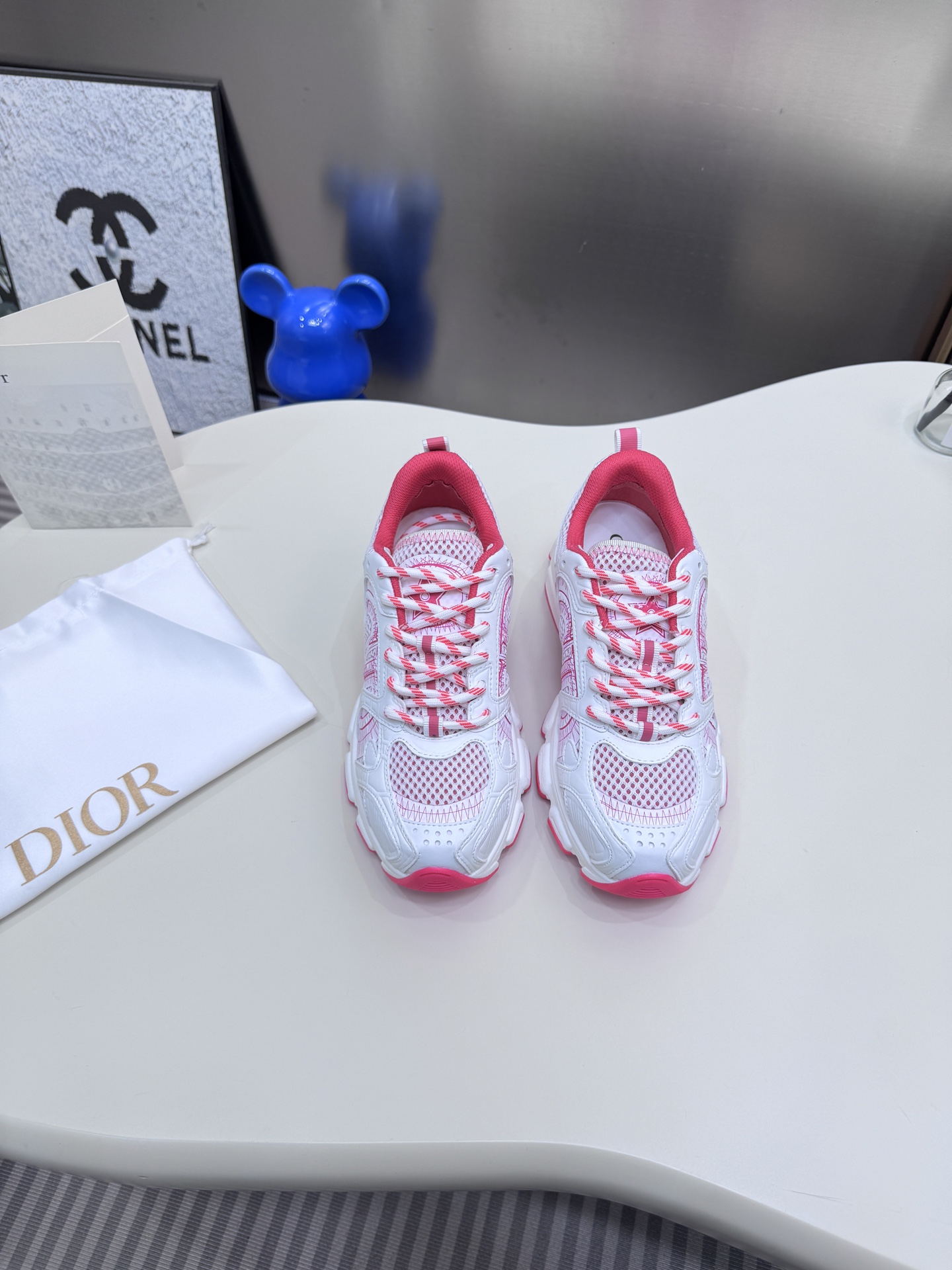 DIOR