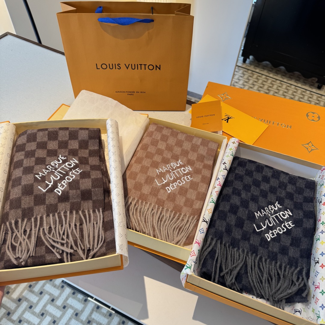 LOUIS VUITTON