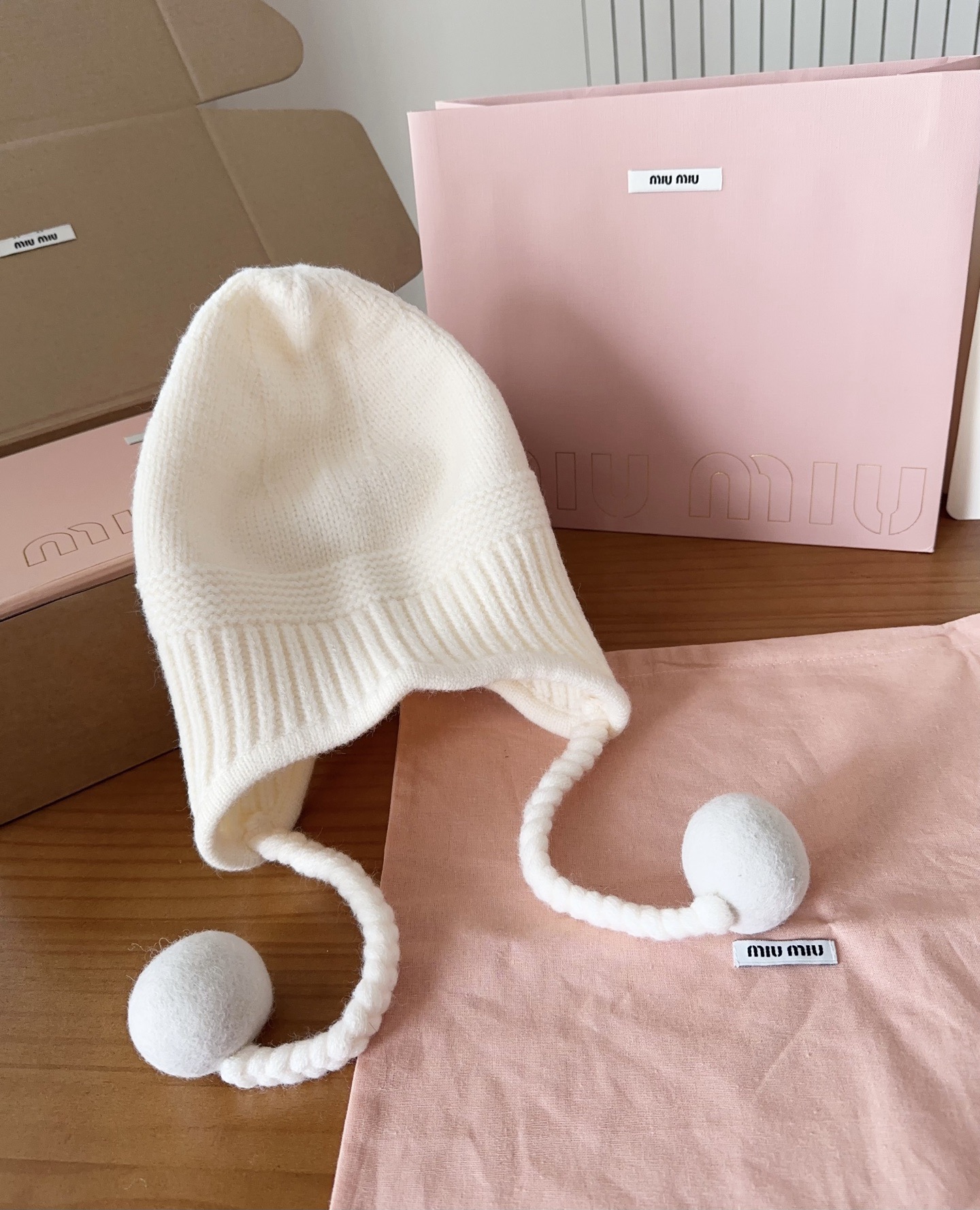 MIUMIU