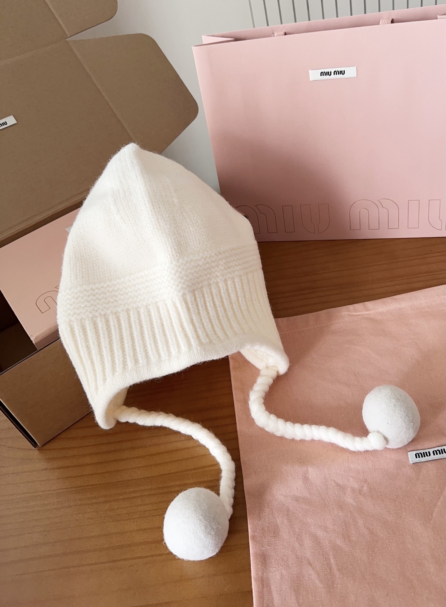 MIUMIU