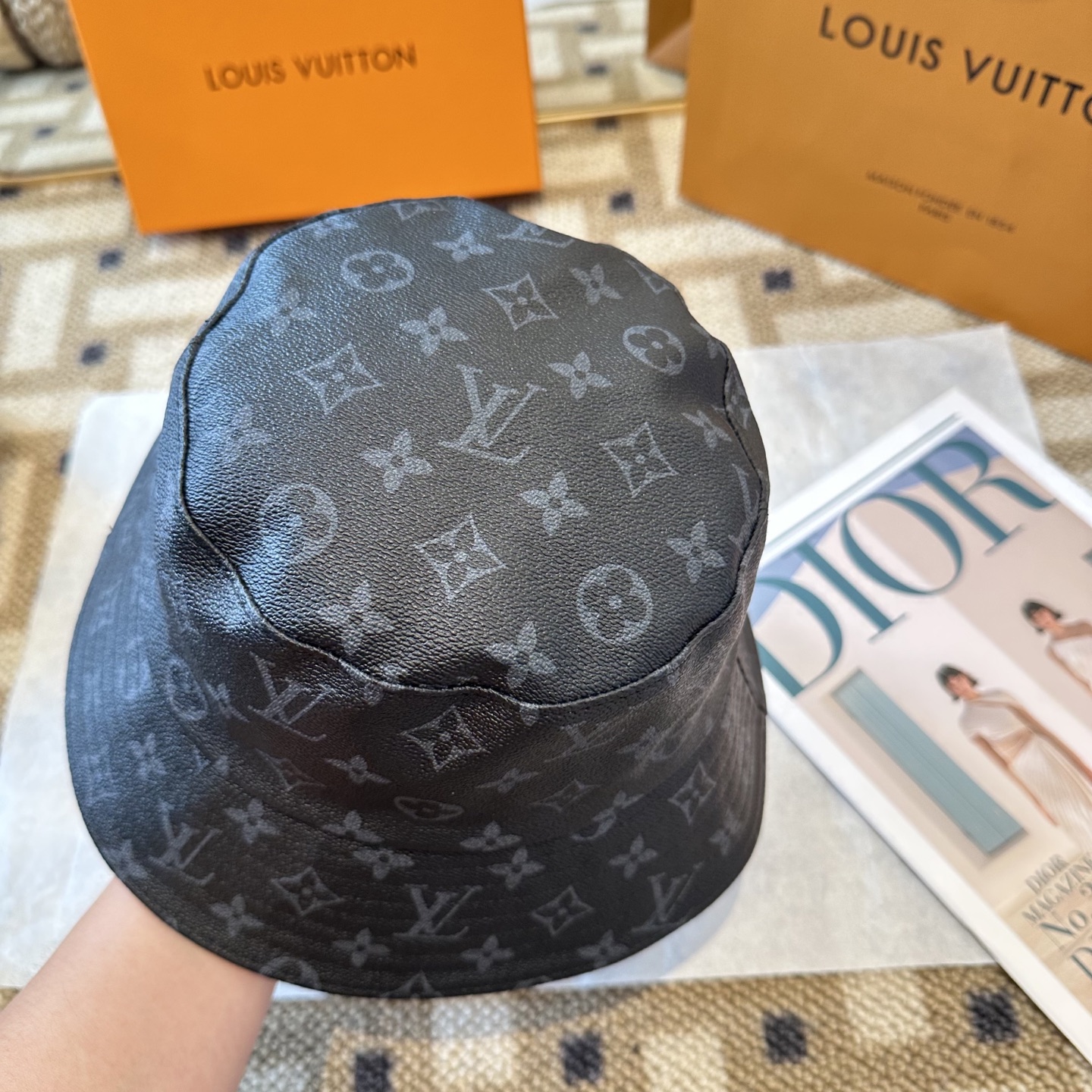 LOUIS VUITTON