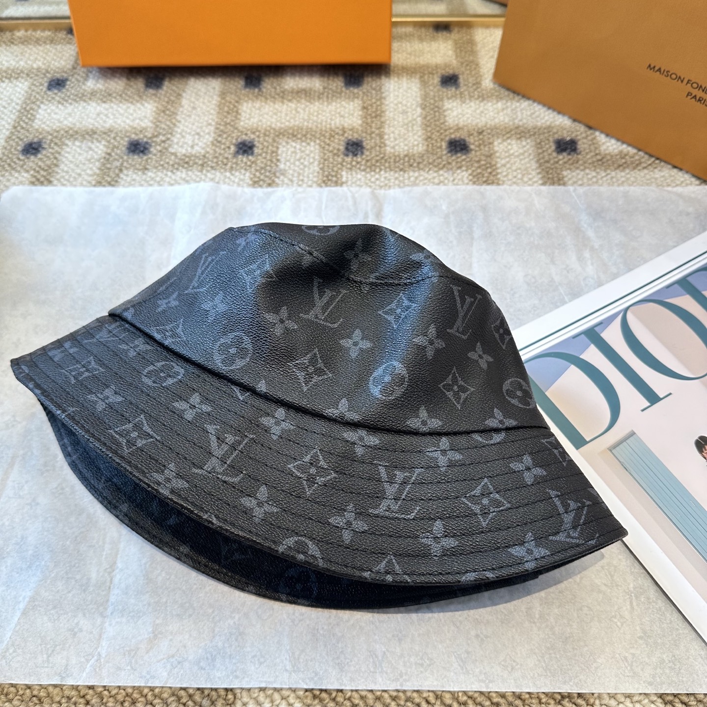 LOUIS VUITTON