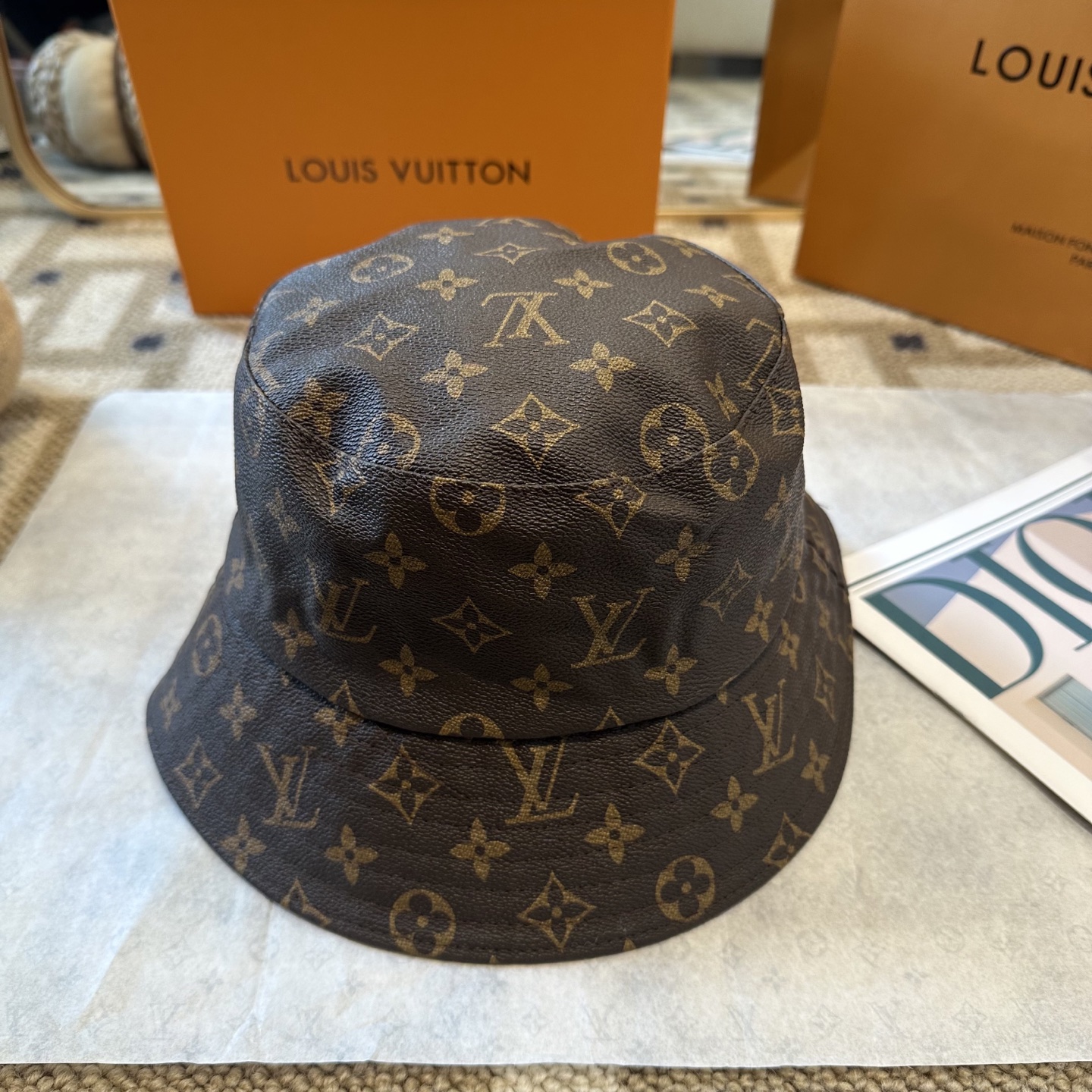 LOUIS VUITTON