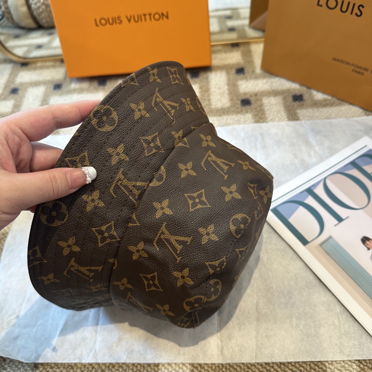 LOUIS VUITTON