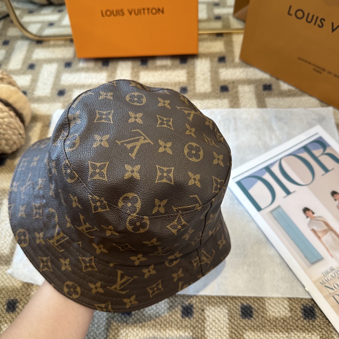LOUIS VUITTON