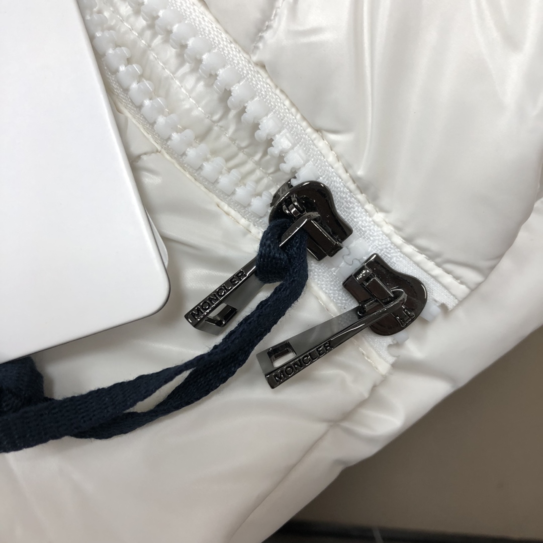 MONCLER